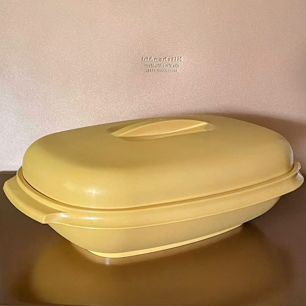 Vintage Tupperware Microwave Steamer
